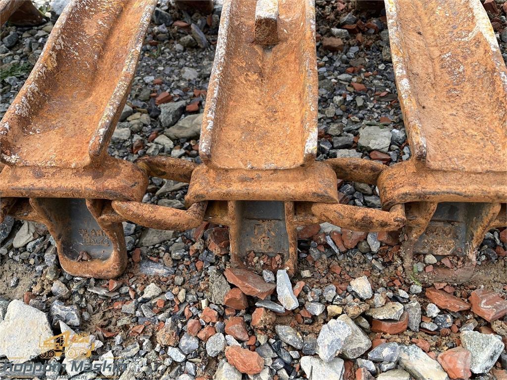 Clark ATF 600x26,5 المسارات والسلاسل والهيكل السفلي