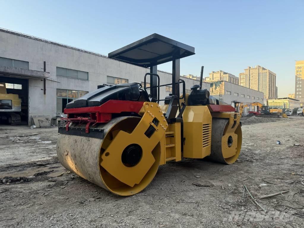 Dynapac CC 522 مداحل ثنائية الاسطوانة