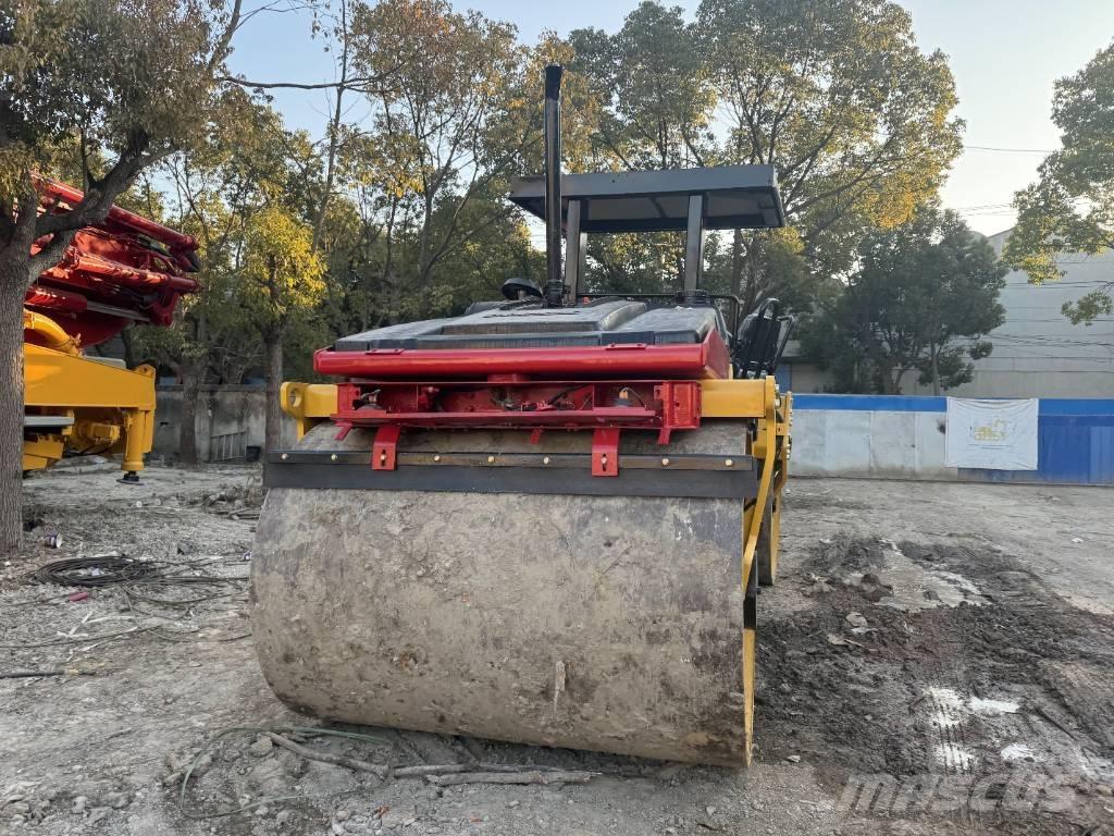 Dynapac CC 522 مداحل ثنائية الاسطوانة