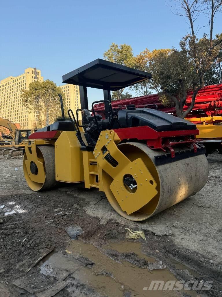 Dynapac CC 522 مداحل ثنائية الاسطوانة