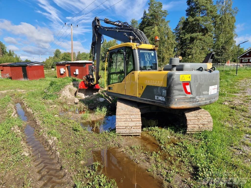 Volvo EC140DL حفارات زحافة