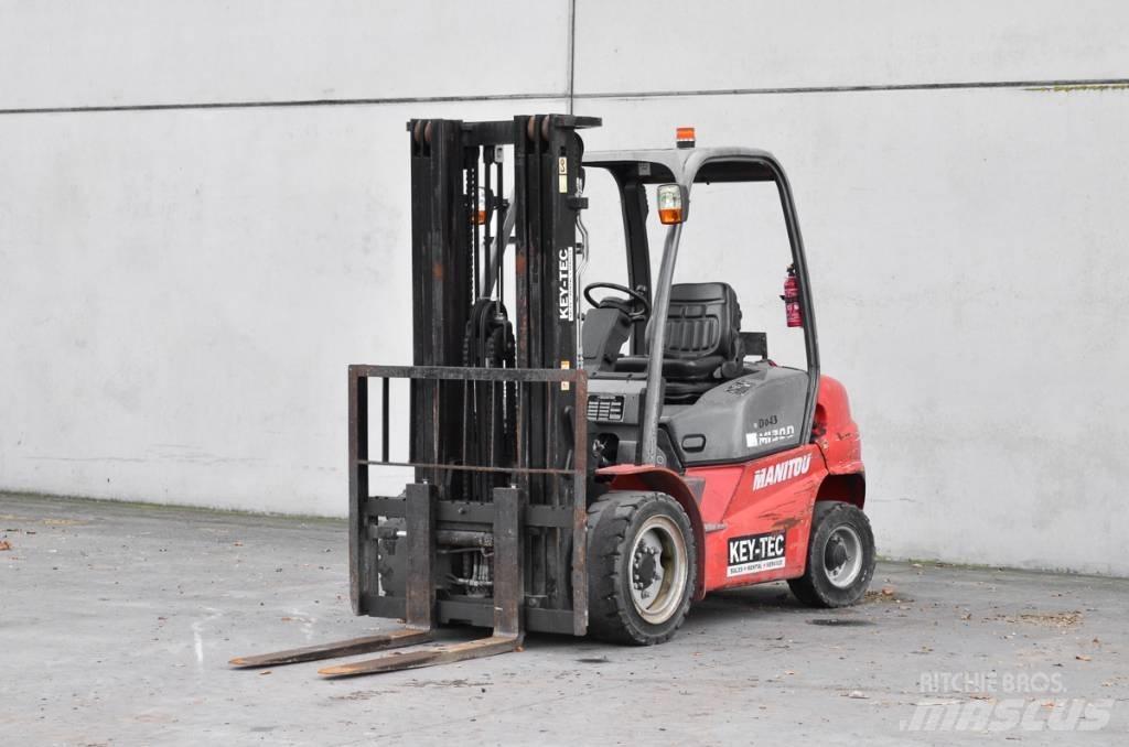 Manitou MI 30 D شاحنات الديزل