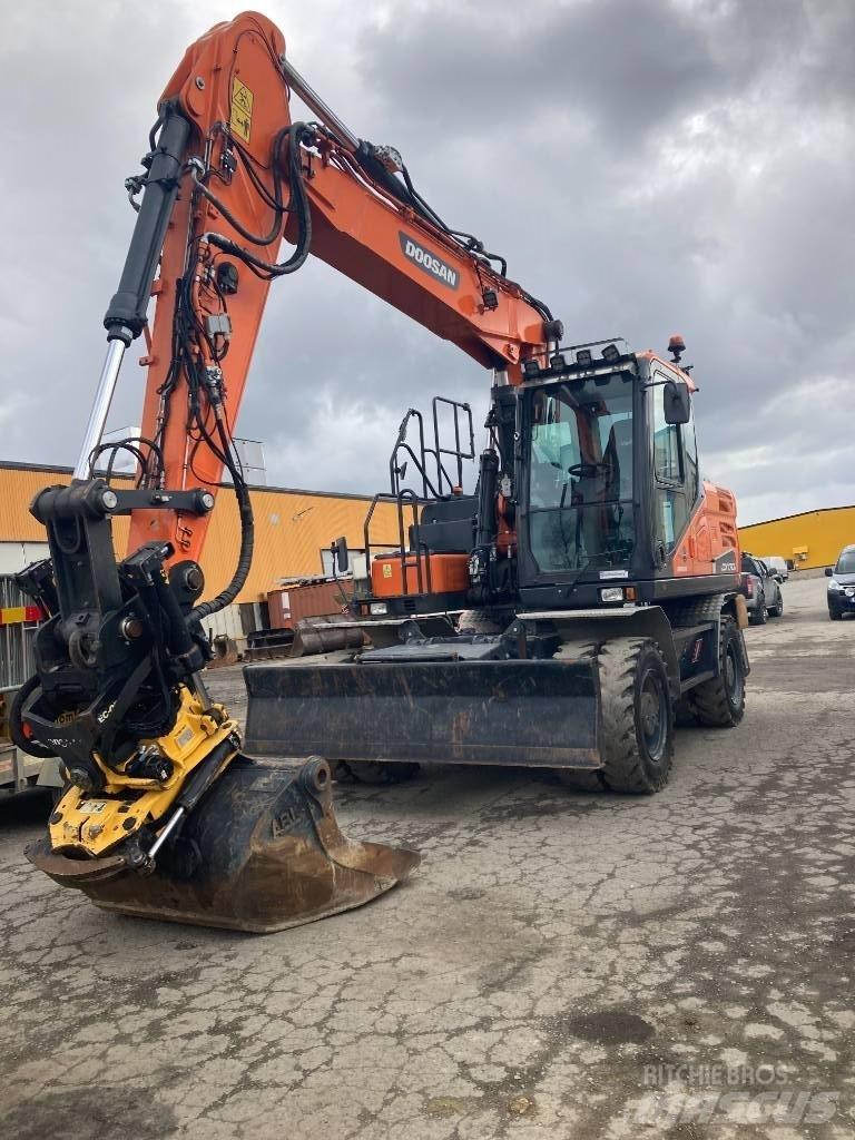 Doosan DX 170 W حفارات بعجل