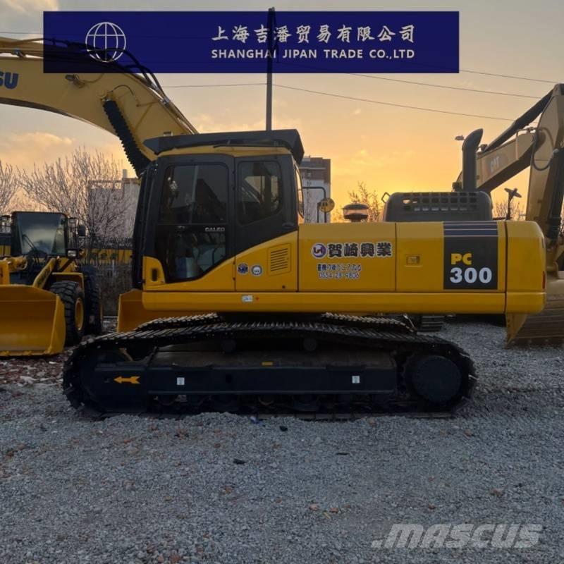 Komatsu PC 300 حفارات زحافة