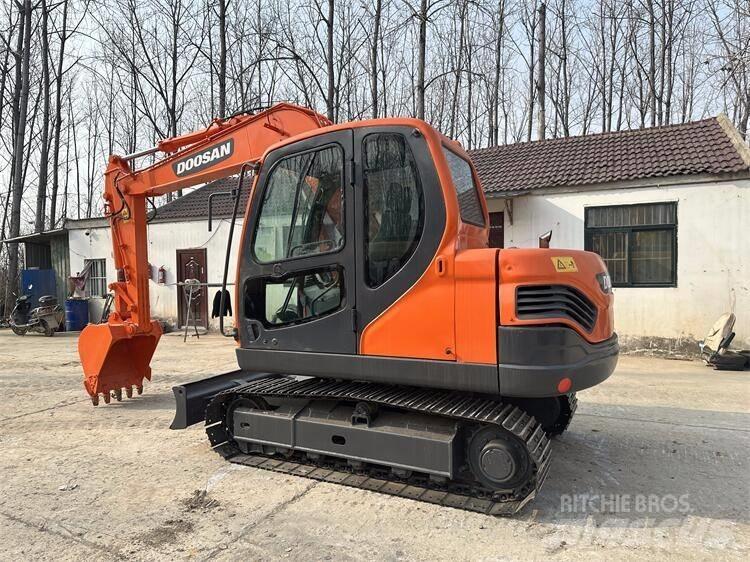 Doosan DX75 حفارات صغيرة أقل من 7 طن (حفارات صغيرة)