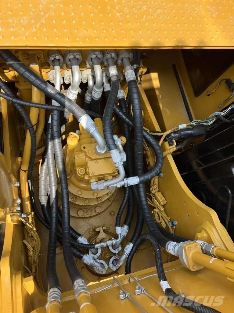 CAT 320GC حفارات زحافة