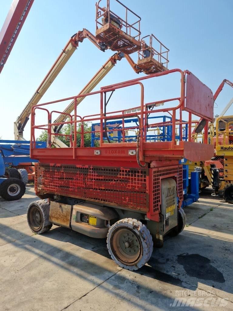 JLG 3369 LE رافعات مقصية الشكل