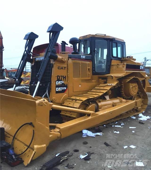 CAT D7H بلدوزرات مجنزرة