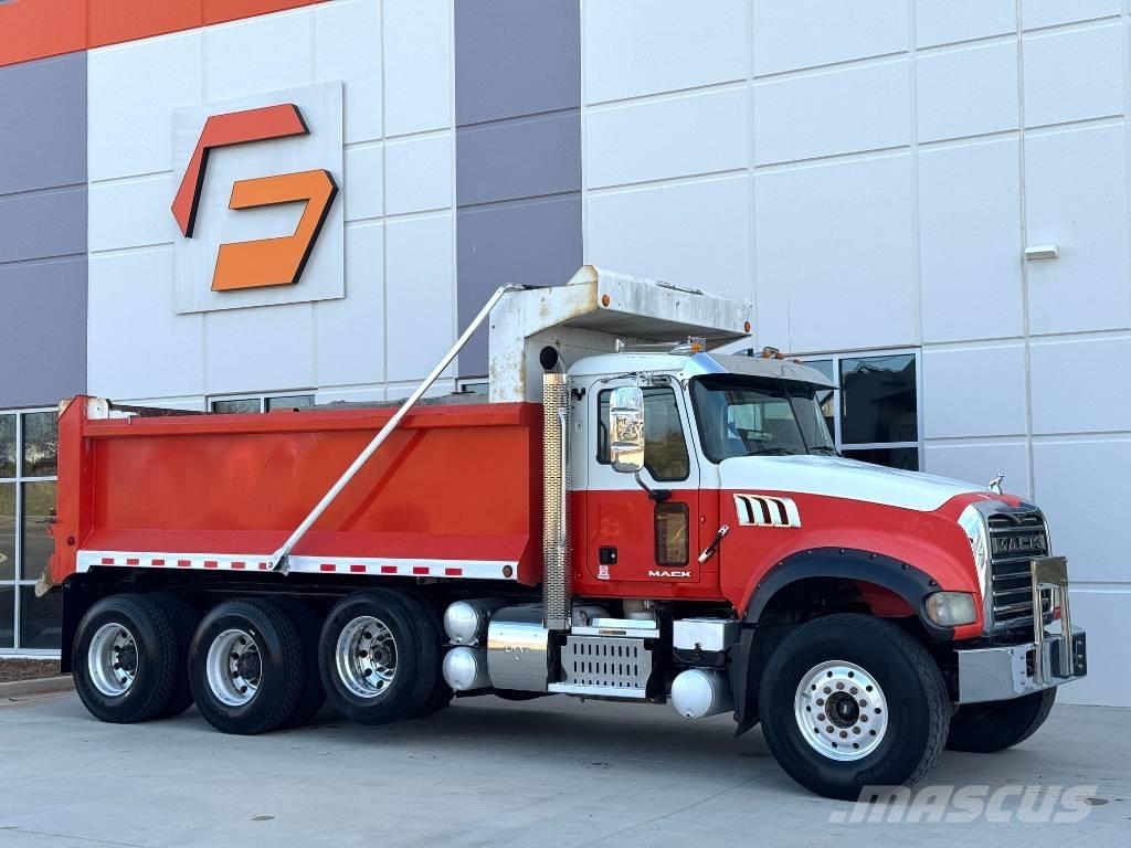 Mack Granite شاحنات قلابة