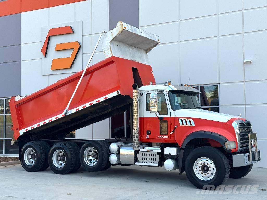 Mack Granite شاحنات قلابة