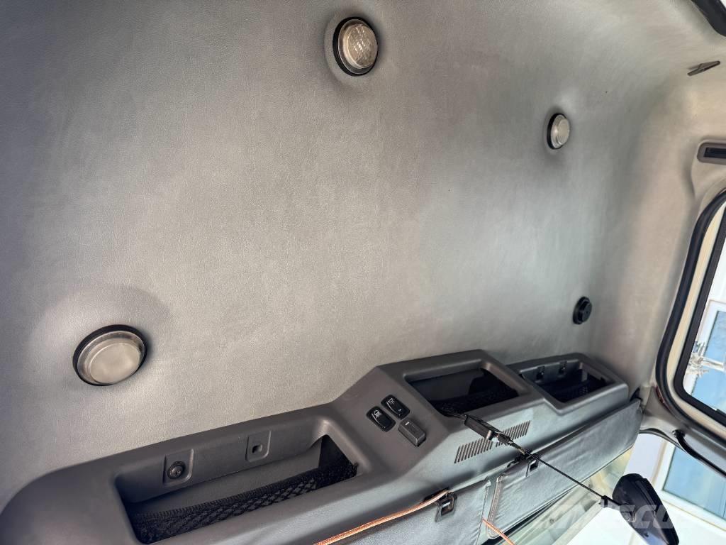 Mack Granite شاحنات قلابة