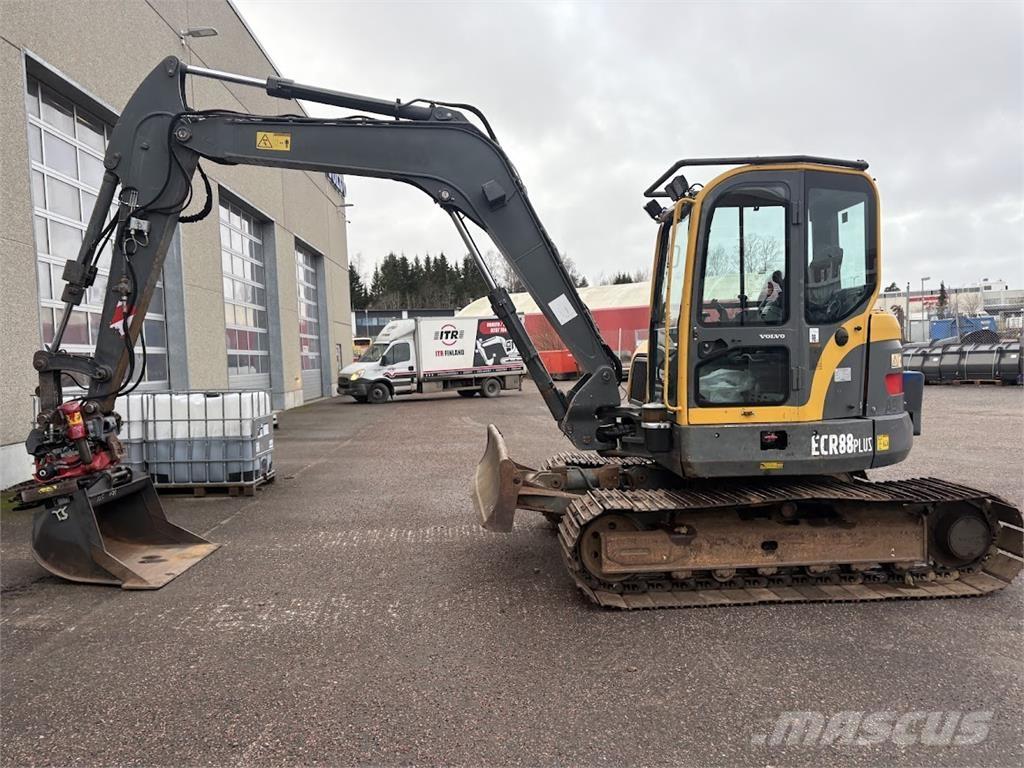 Volvo ECR 88 plus حفارات زحافة