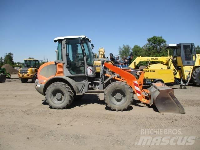 Atlas AR 80 لوادر بعجل