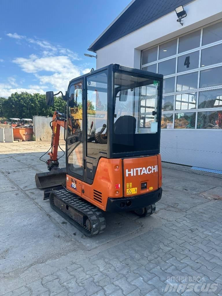 Hitachi ZX 19-6 حفارات صغيرة أقل من 7 طن (حفارات صغيرة)