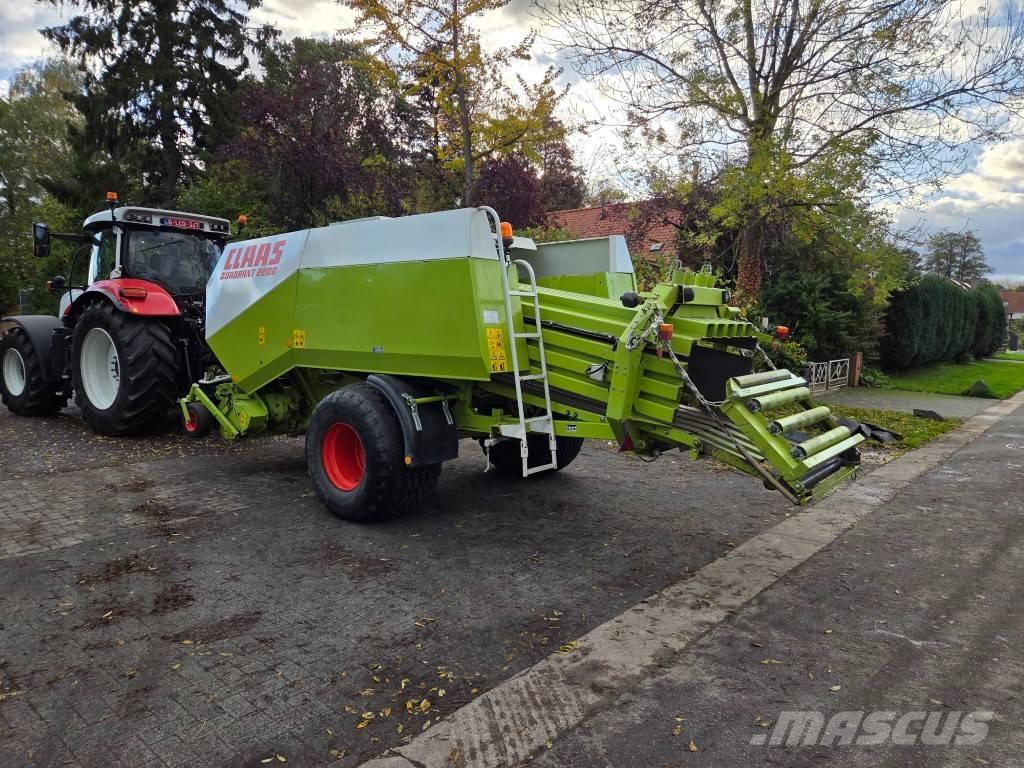 CLAAS Quandrant 2200 محزمات مربعة
