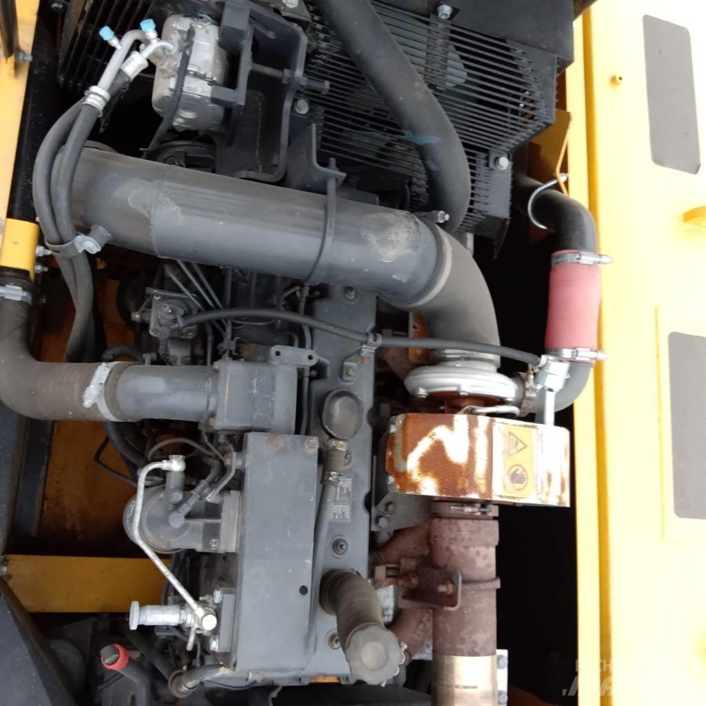 Komatsu PC 360-7 حفارات زحافة