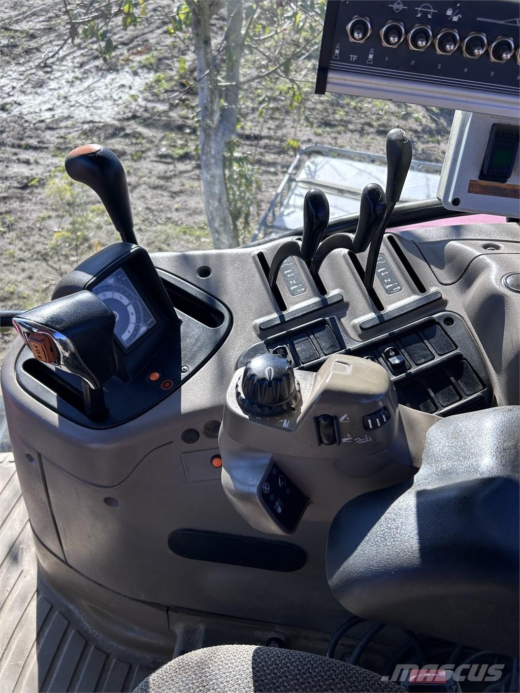 CASE Maxxum 125 الجرارات