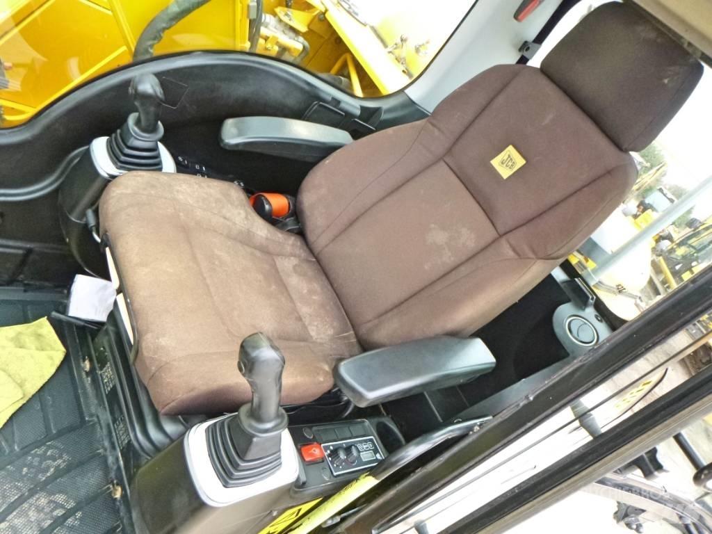 JCB JS 130 LC حفارات زحافة
