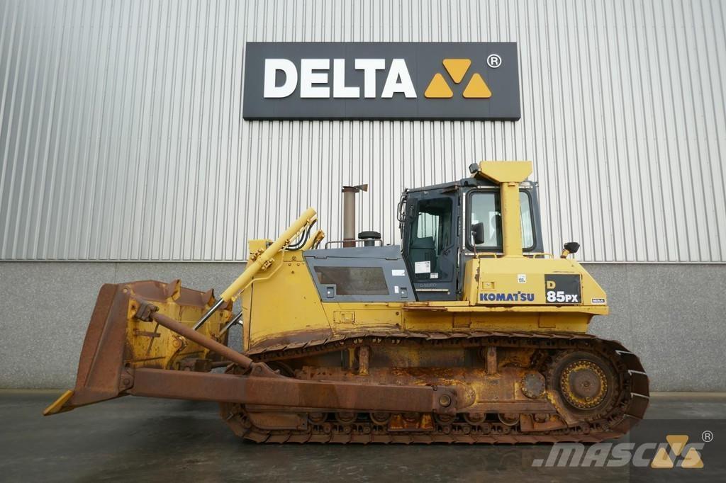 Komatsu D85PX-15EO بلدوزرات مجنزرة