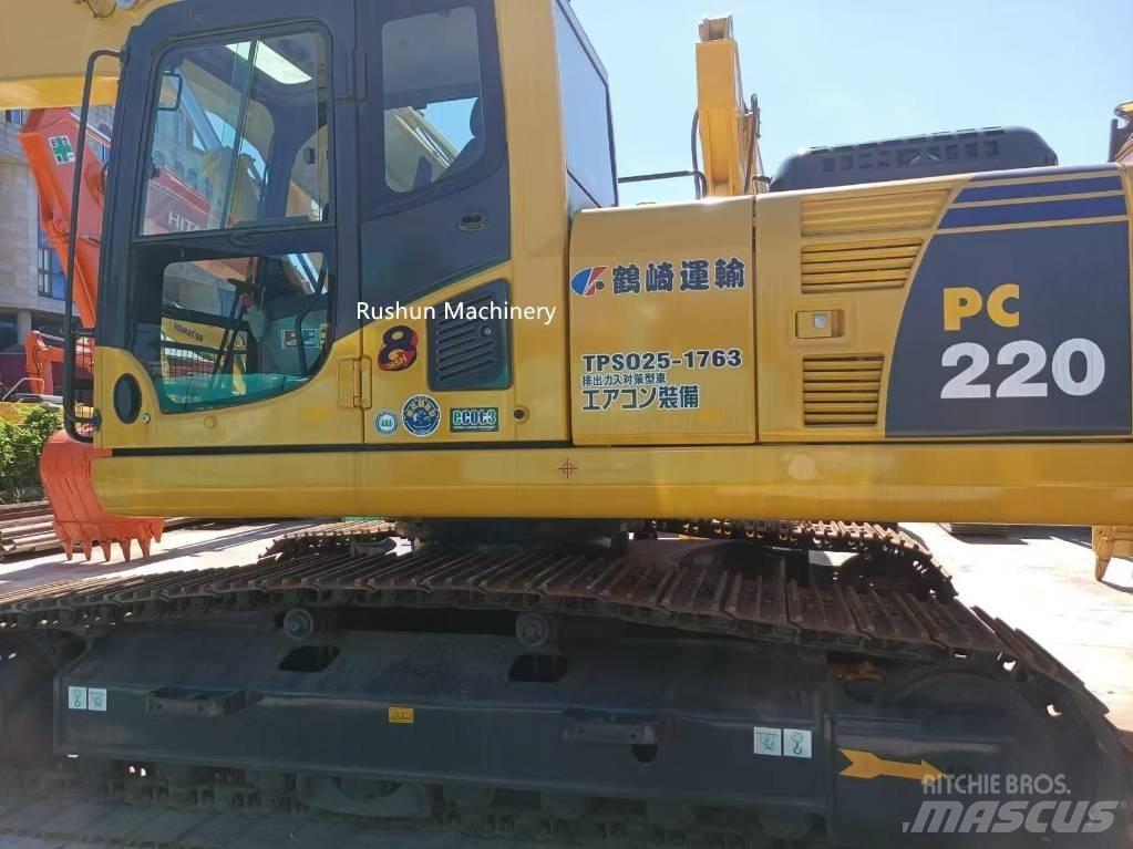 Komatsu PC 220-8 حفارات زحافة