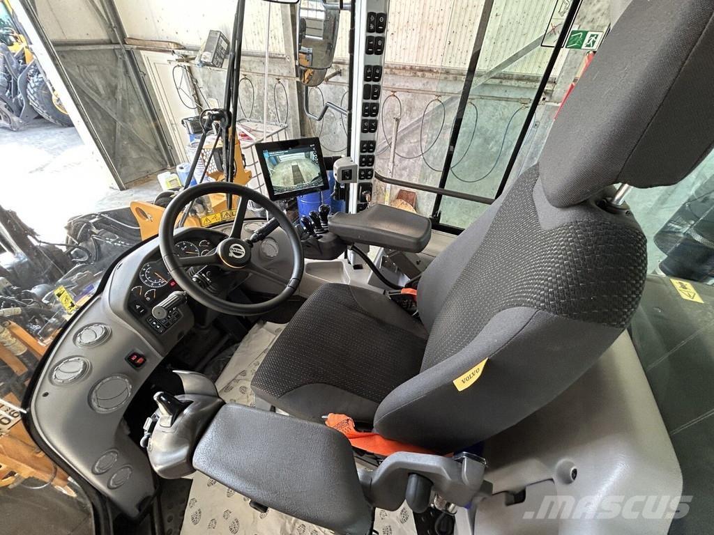 Volvo L120H لوادر بعجل