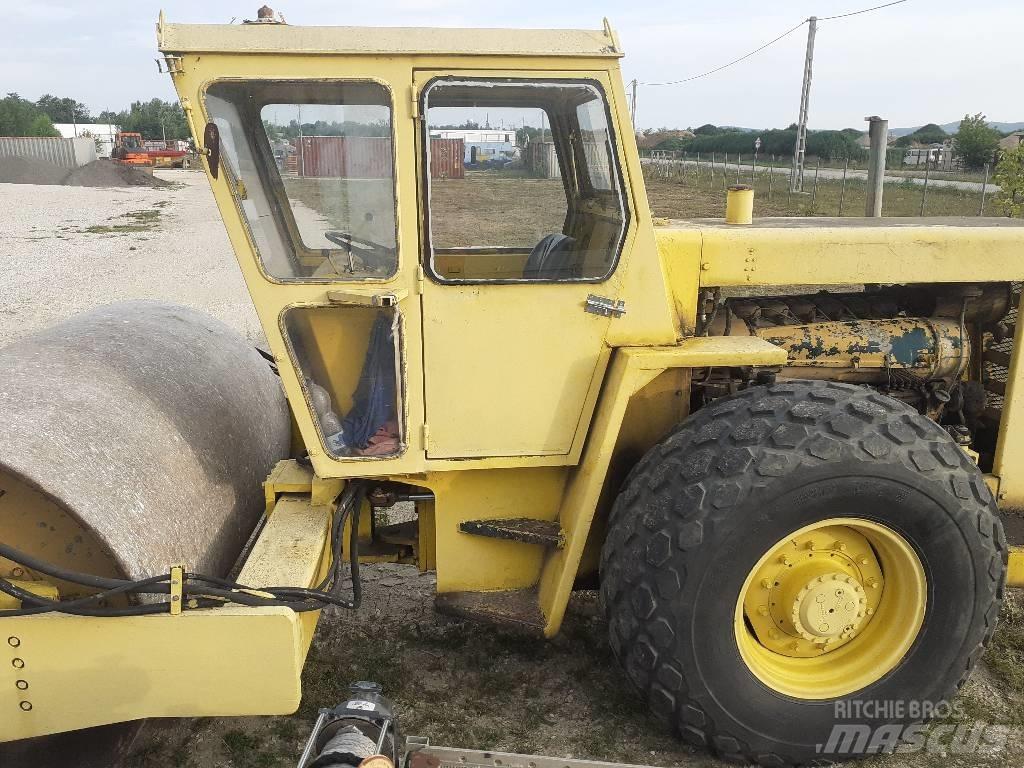 Bomag BW 212 D ضاغطات التربة