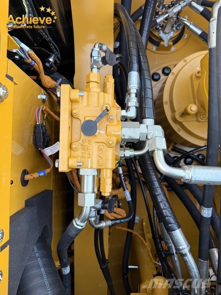 CAT 336 حفارات زحافة