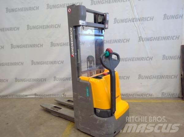 Jungheinrich EJC 112 معدات التكديس الجوالة