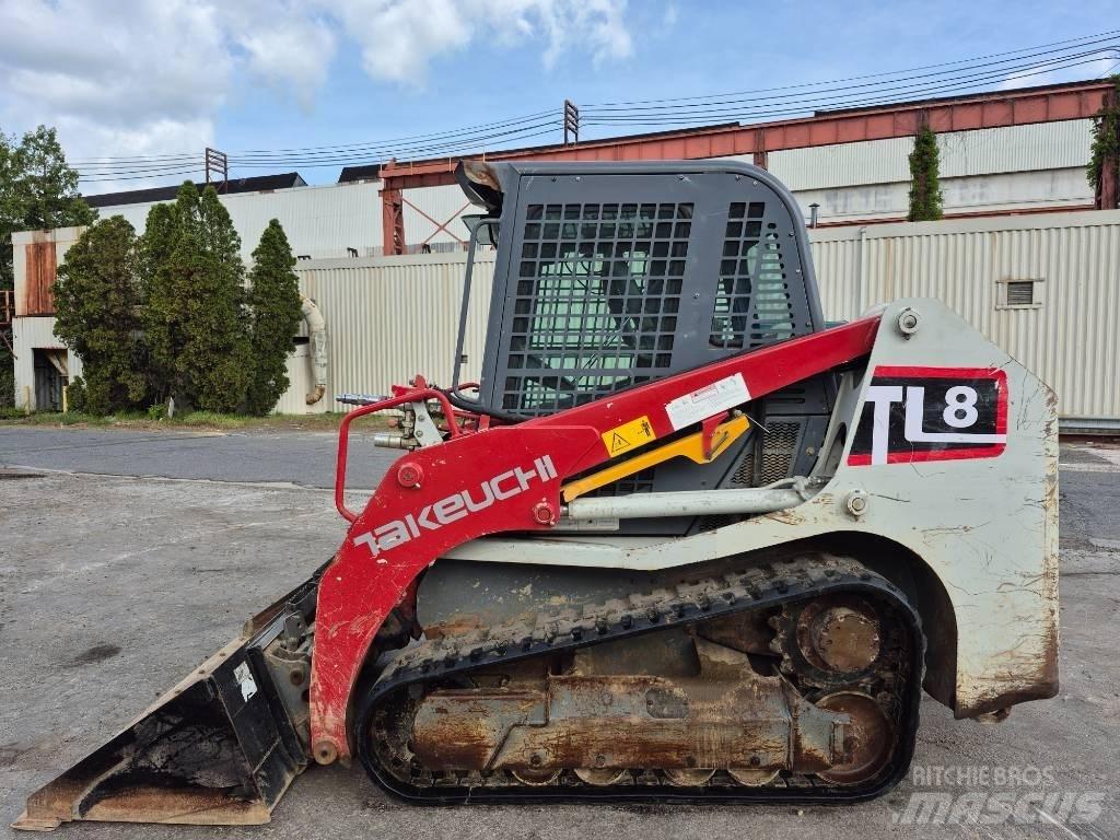 Takeuchi TL 8 لوادر انزلاقية التوجيه