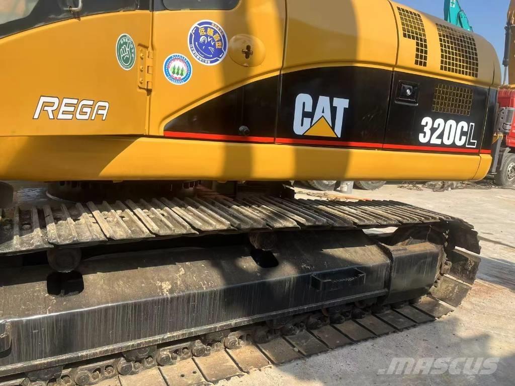 CAT 320 C L حفارات زحافة