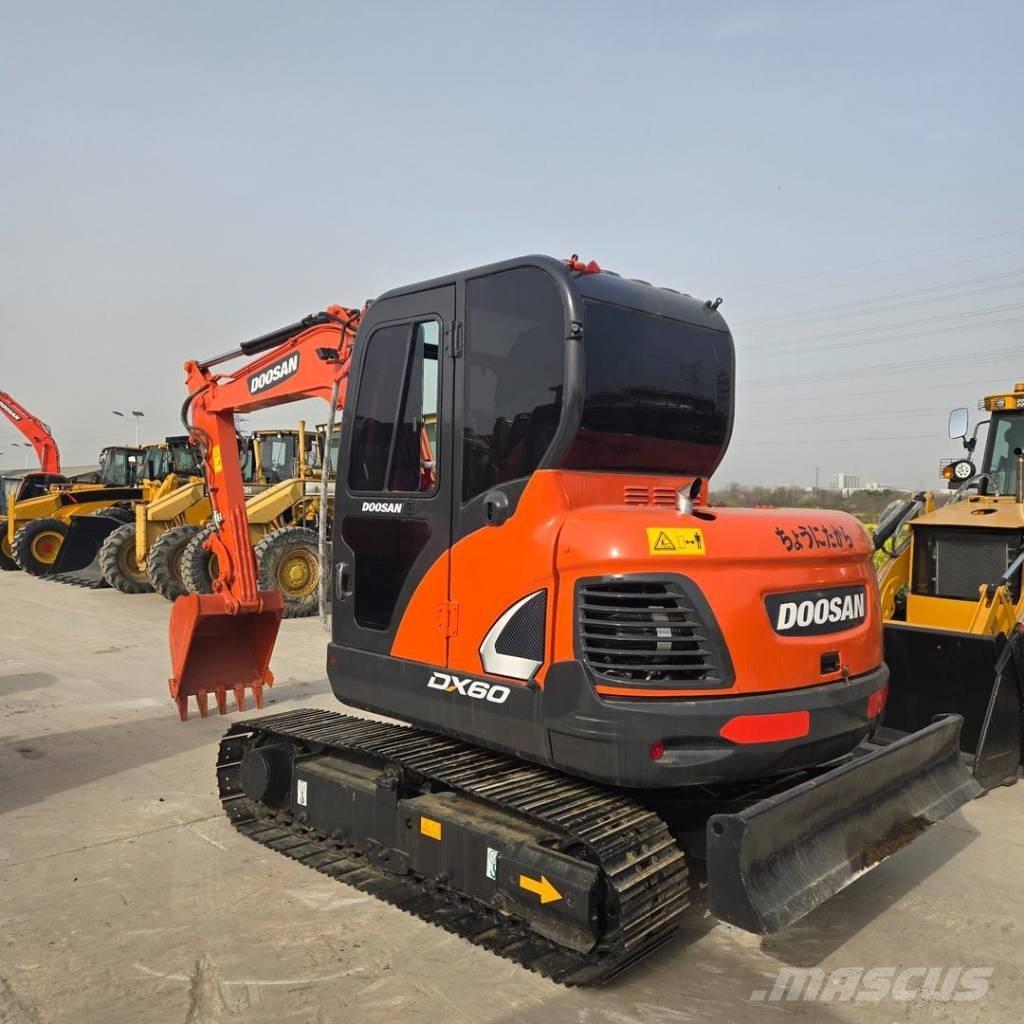 Doosan DX 60 حفارات صغيرة أقل من 7 طن (حفارات صغيرة)