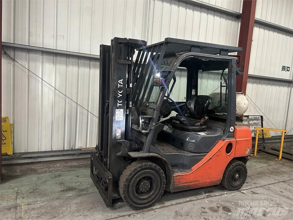 Toyota 02-8FGF25 شاحنات LPG