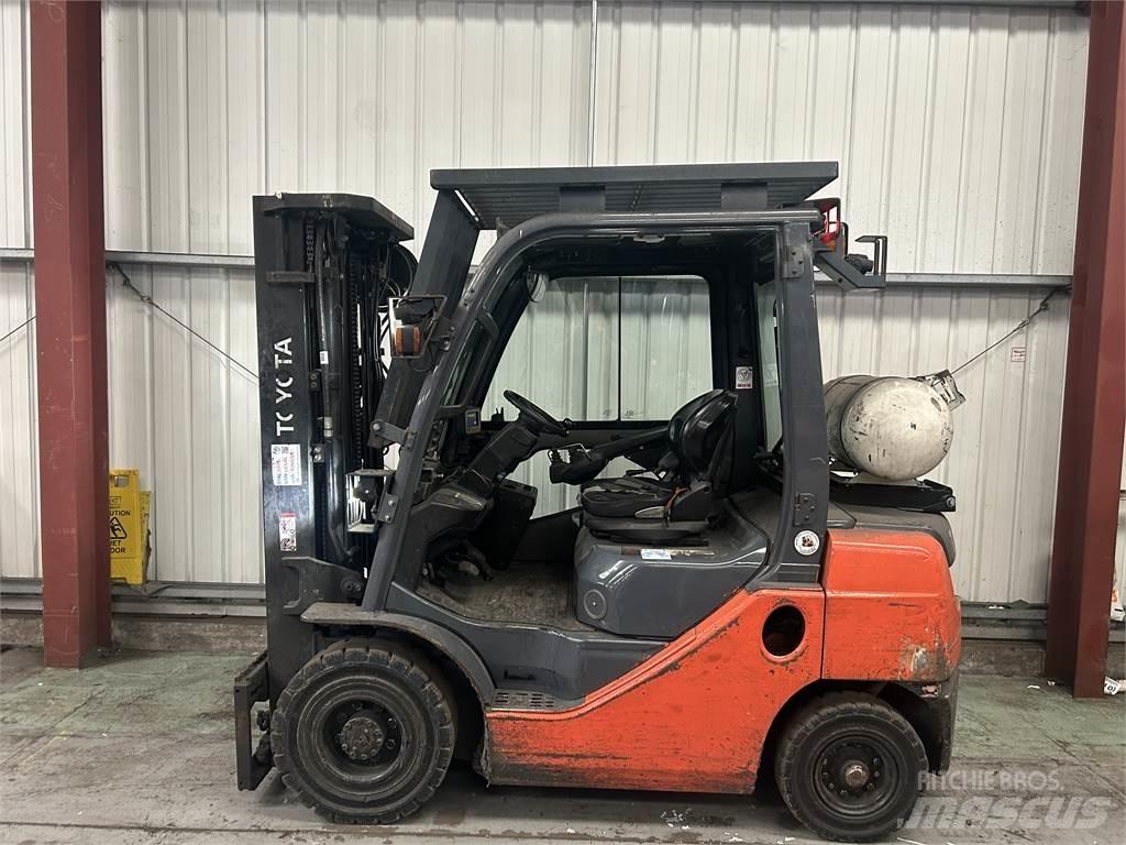 Toyota 02-8FGF25 شاحنات LPG