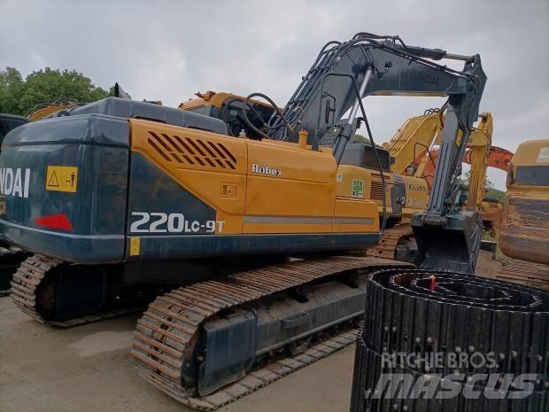 Hyundai 220LC حفارات زحافة