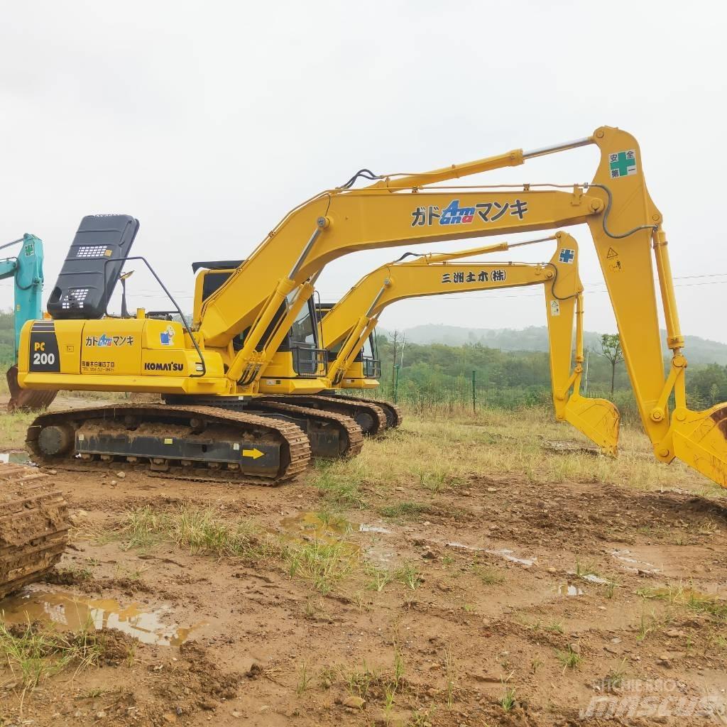 Komatsu PC200-8 حفارات زحافة