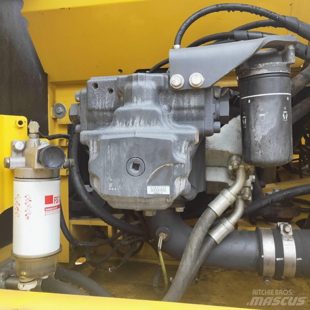 Komatsu PC200-8 حفارات زحافة