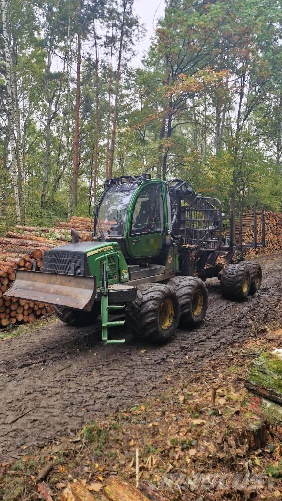 John Deere 1010 E شاحنات