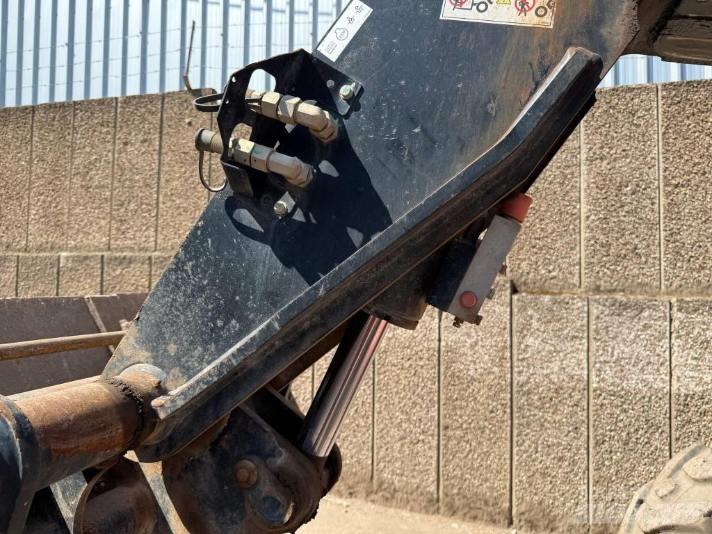Manitou MT 733 مناولات متداخلة