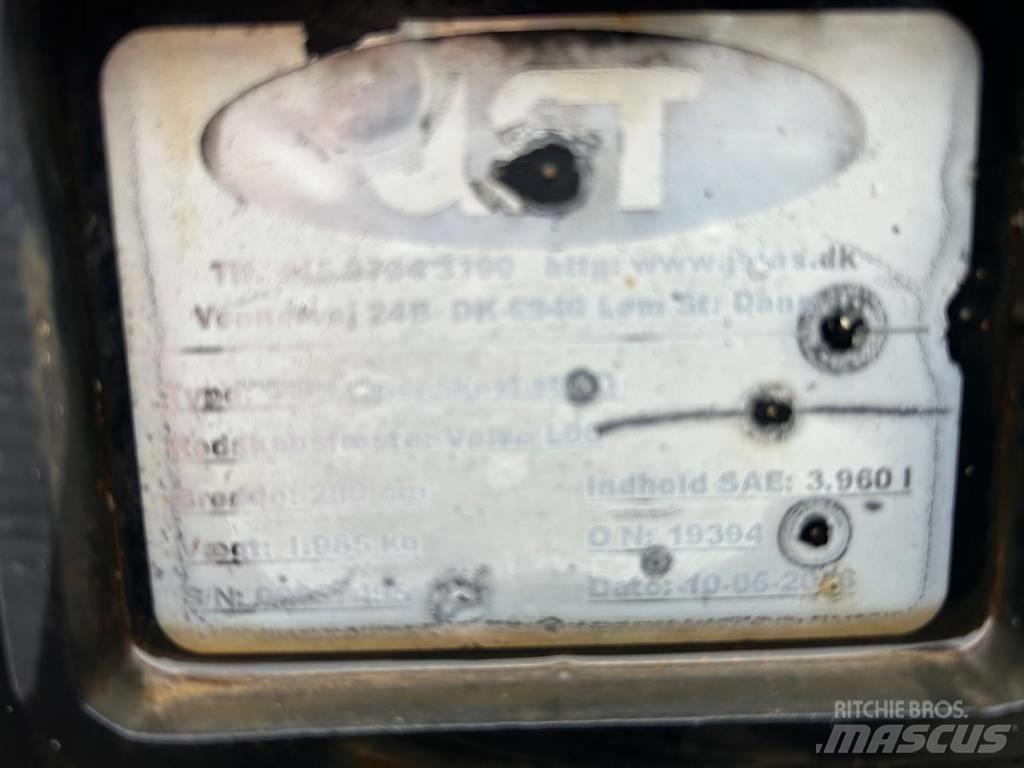 Volvo L 120 H لوادر بعجل