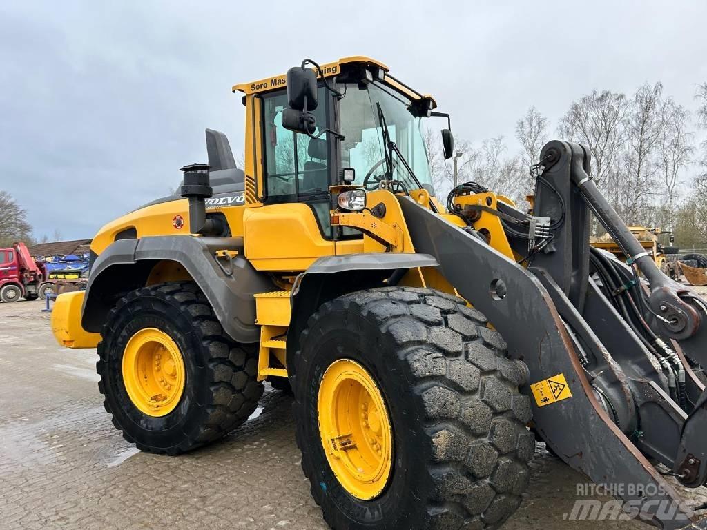 Volvo L 120 H لوادر بعجل