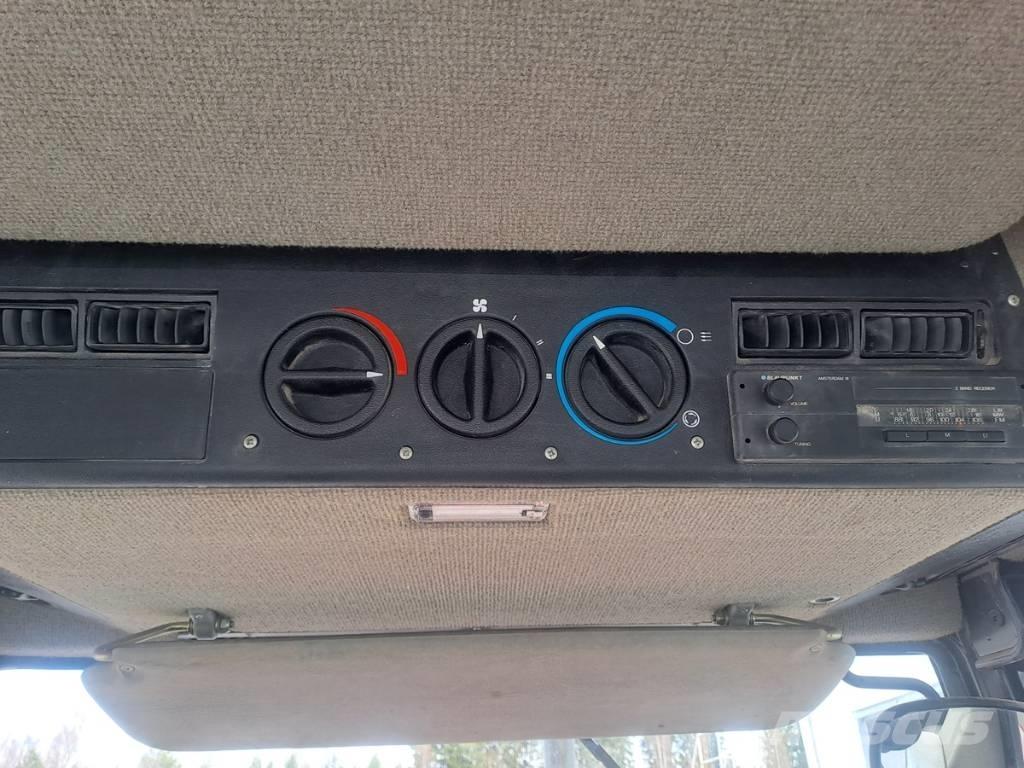 Case IH 685 XL الجرارات