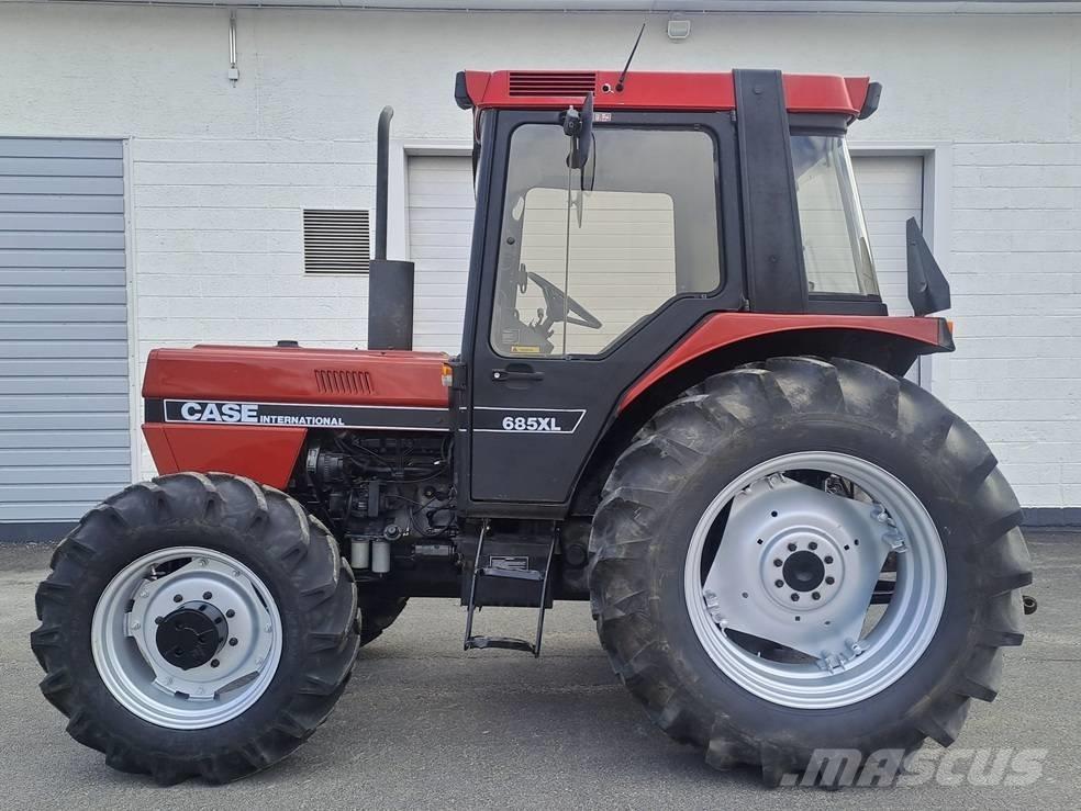 Case IH 685 XL الجرارات
