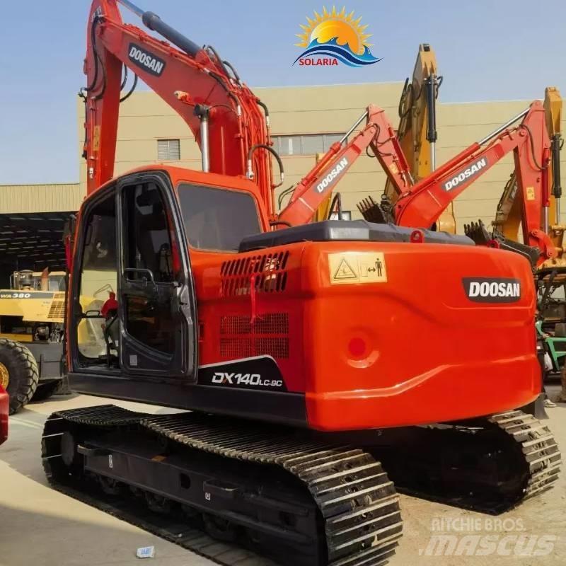 Doosan dx140lc-9c حفارات زحافة