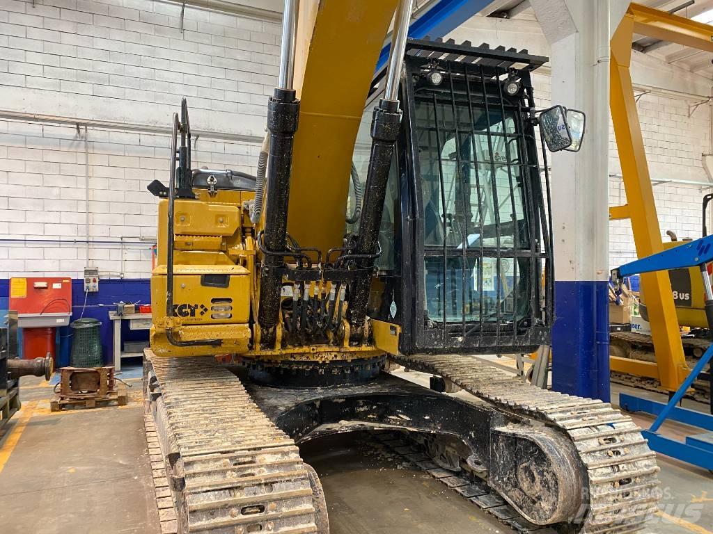 CAT 323F LN حفارات زحافة