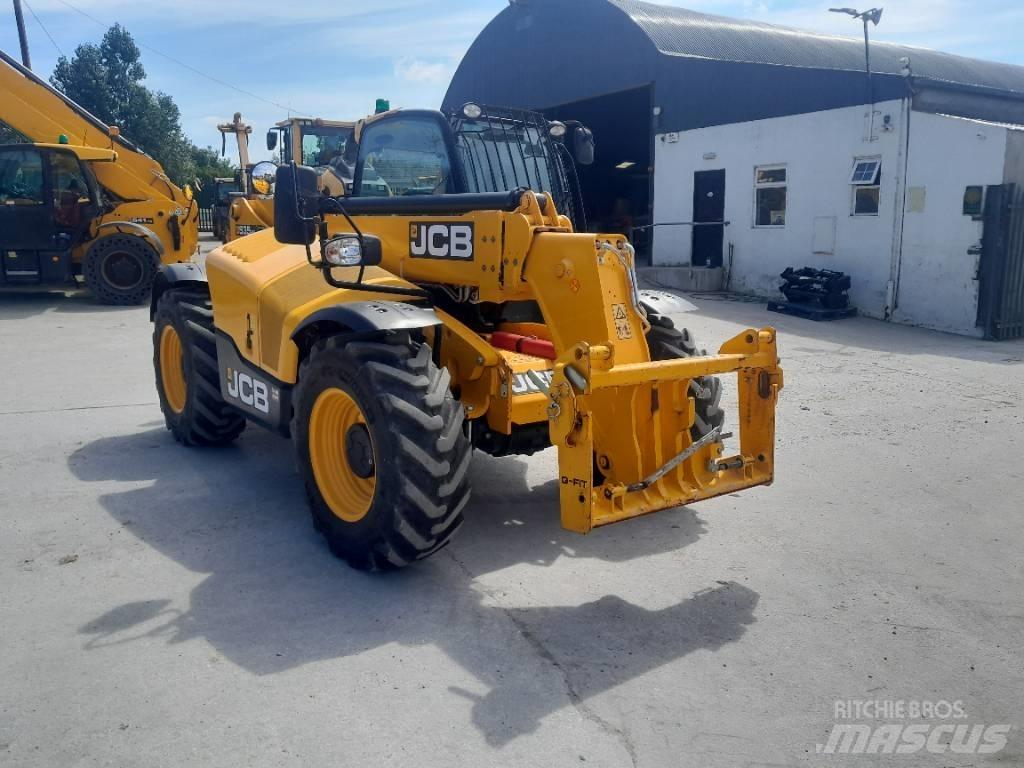 JCB 535-95 مناولات متداخلة