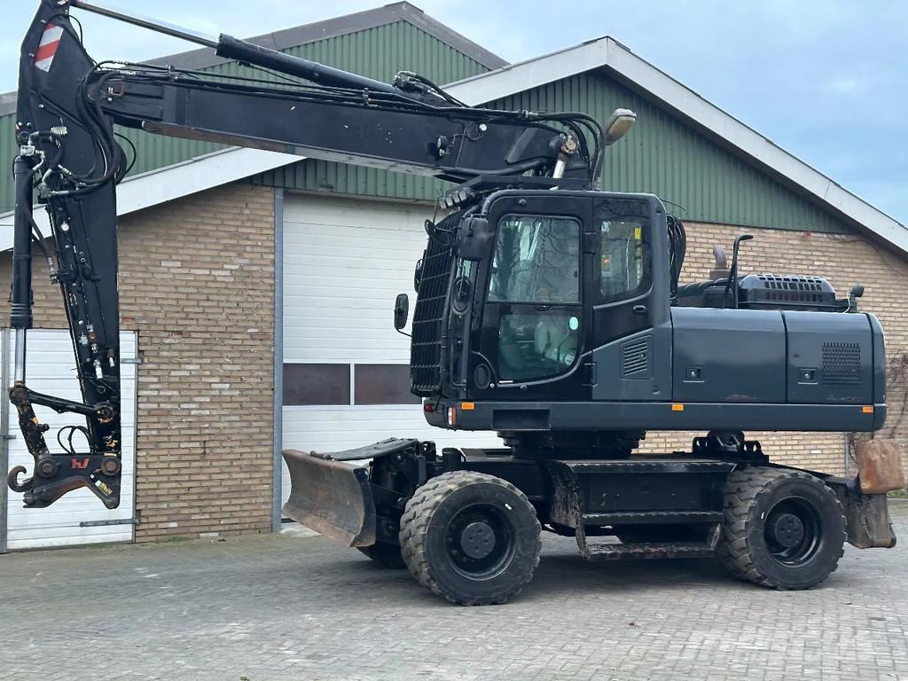 Komatsu PW200-7EO حفارات بعجل