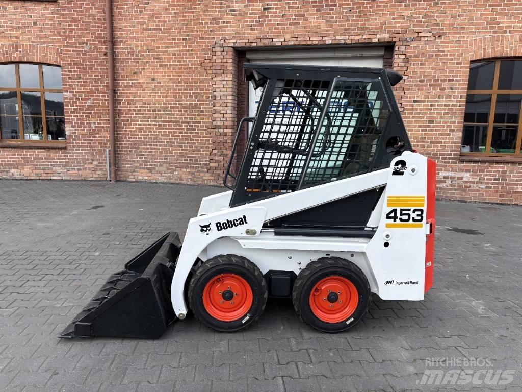Bobcat 453 لوادر انزلاقية التوجيه