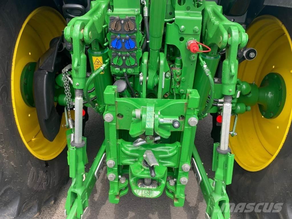 John Deere 6R130 الجرارات