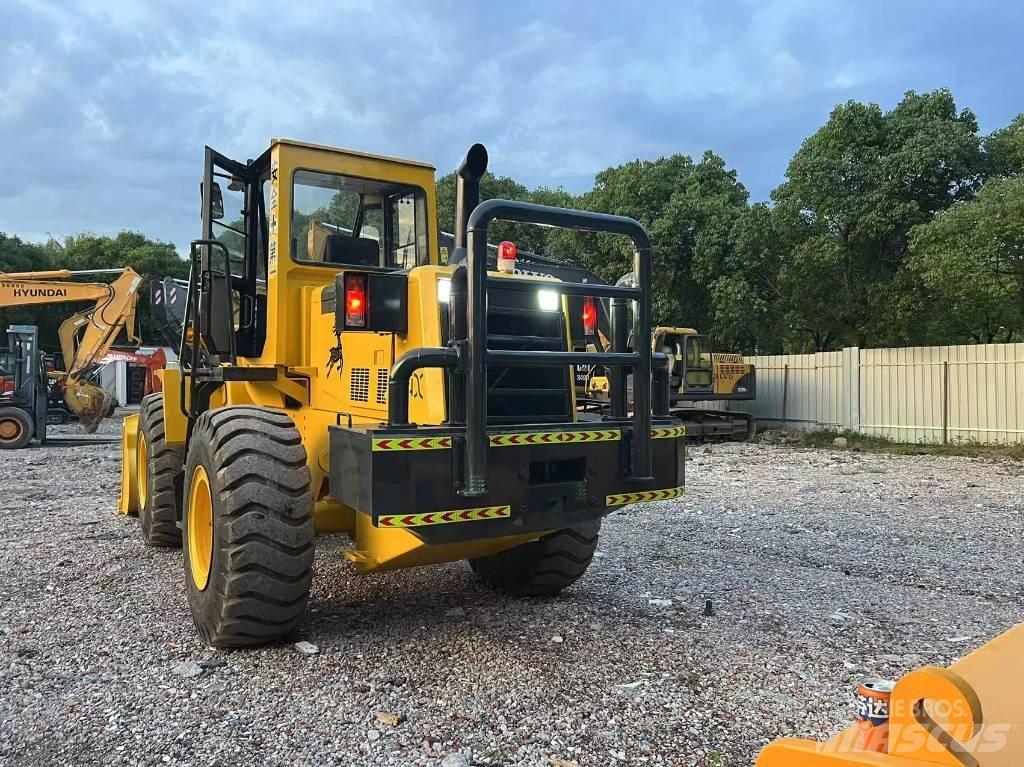 Komatsu WA 320-3 لوادر بعجل