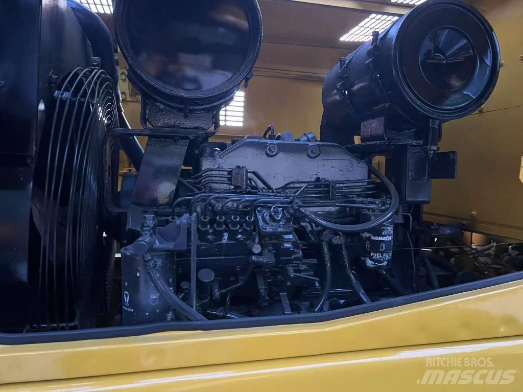 Komatsu WA 320-3 لوادر بعجل